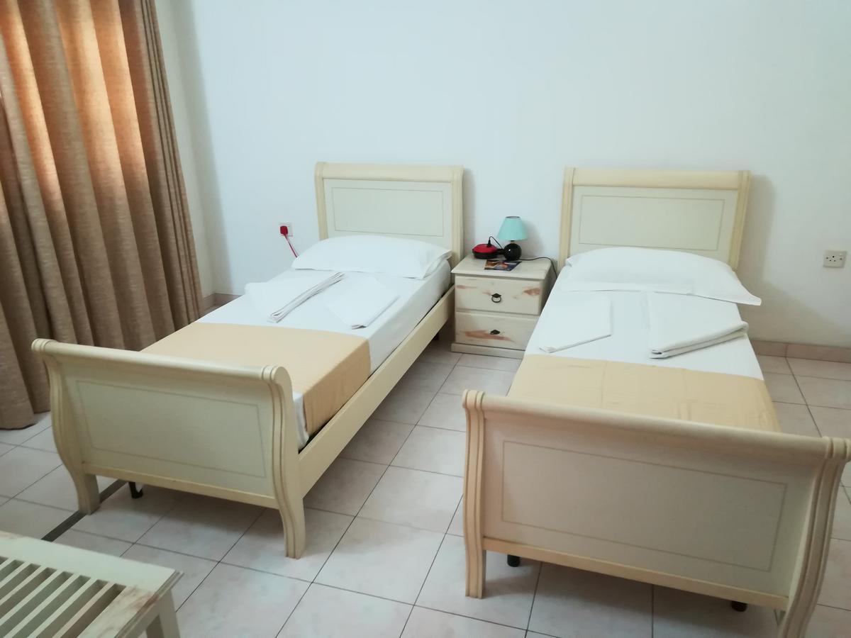 Gondolas Holiday Lanka Ragama Εξωτερικό φωτογραφία