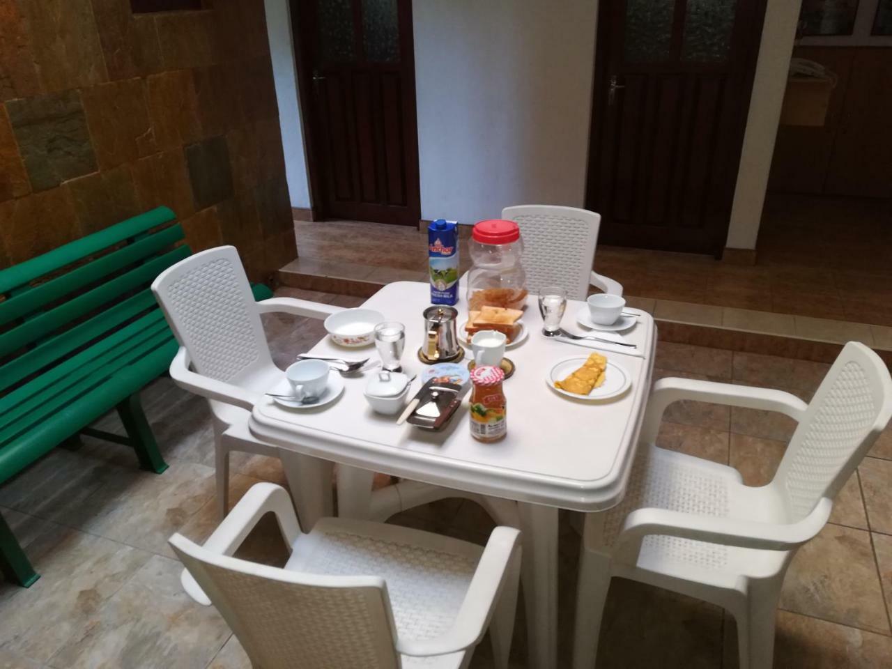 Gondolas Holiday Lanka Ragama Εξωτερικό φωτογραφία